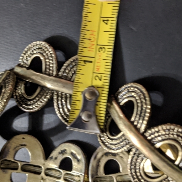 Brass Tone Oval Stretchy Elastic Statement Bracelet - Picture 4 of 4